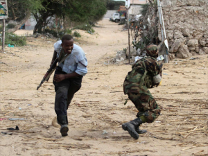 Police running awayy from local in kenya